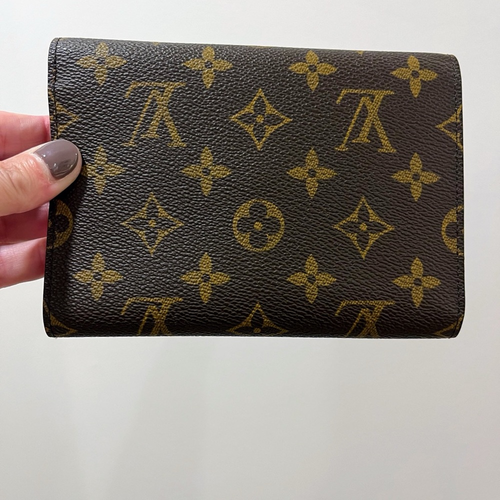 Authentic with Certificate Louis Vuitton Wide Trifold Passport Wallet - Picture 6 of 8